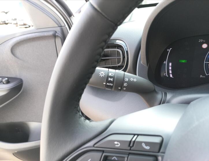 Toyota Yaris Cross 15