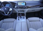 BMW Řada 7 38