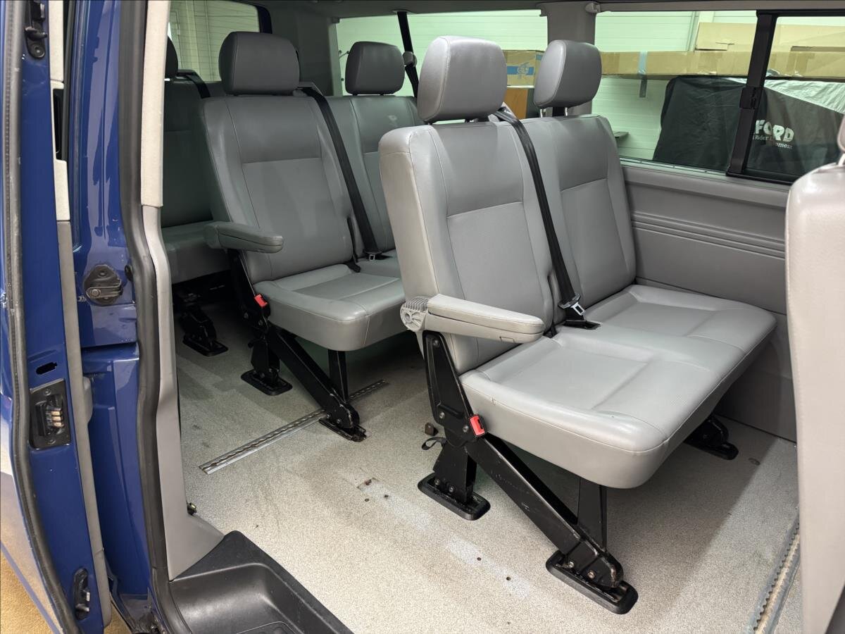 Volkswagen Transporter Kombi 2,5 l 96 kw