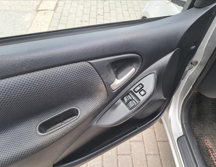 Toyota Yaris Hatchback 1,4 l 55 kw