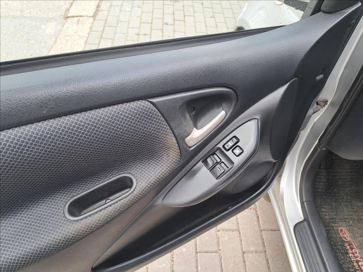 Toyota Yaris Hatchback 1,4 l 55 kw