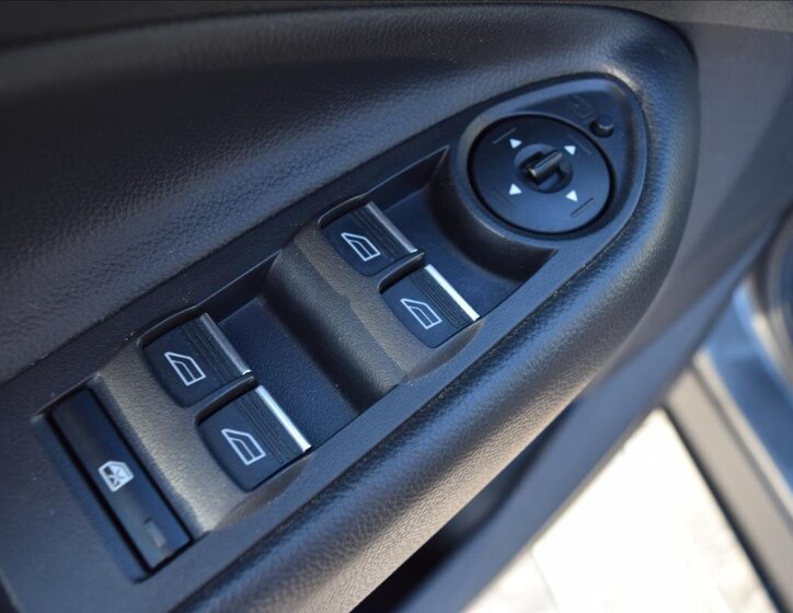 Ford Kuga SUV 1,5 l 88 kw