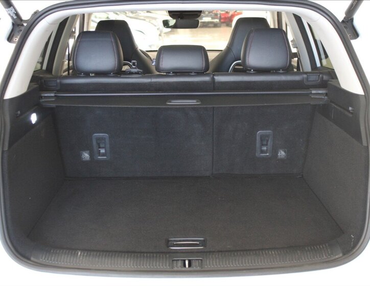 MG EHS SUV / Terénní 1,5 l 190 kw