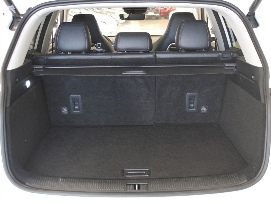 MG EHS SUV / Terénní 1,5 l 190 kw