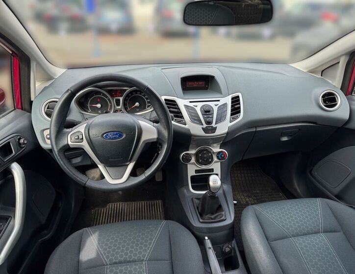 Ford Fiesta 10