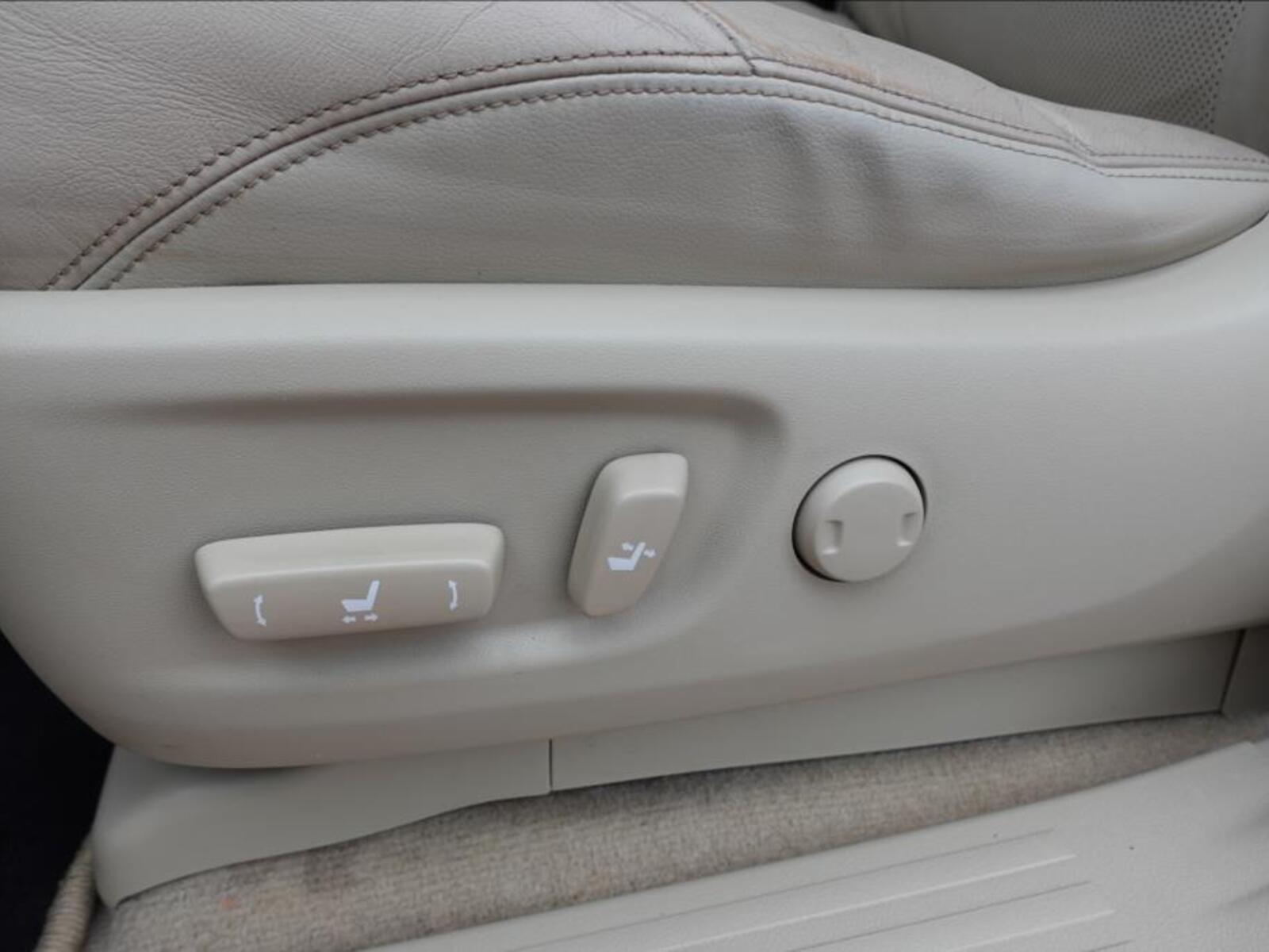 Toyota Land Cruiser 34