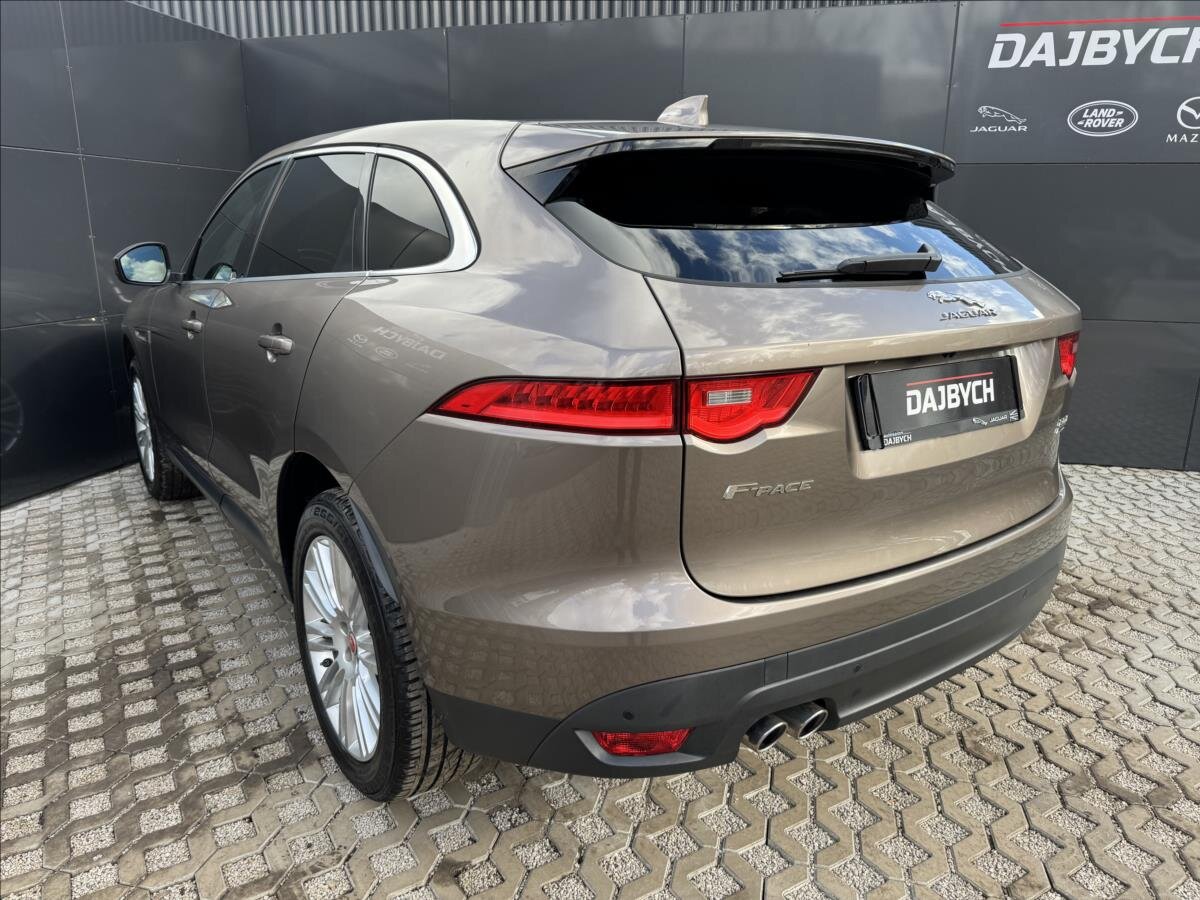 Jaguar F-Pace SUV 2,0 l 132 kw