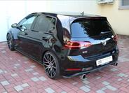 Volkswagen Golf 10