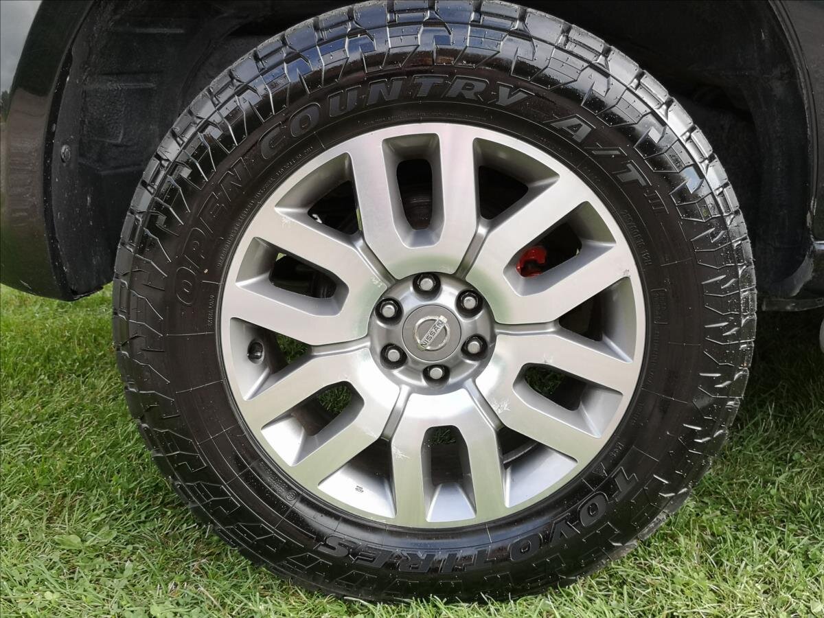 Nissan Pathfinder Kombi 2,5 l 140 kw