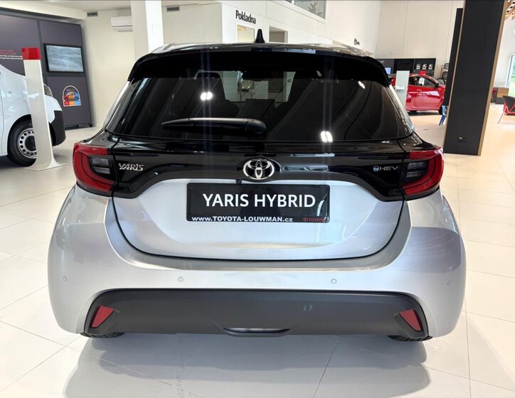 Toyota Yaris 6