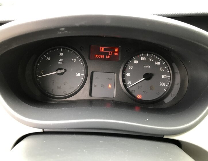 Opel Vivaro Skříň 2,0 l 66 kw