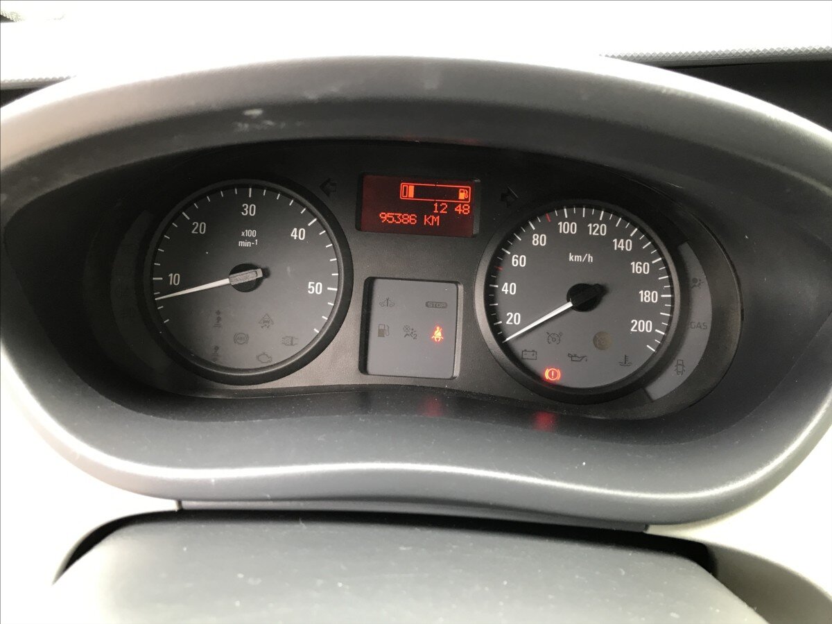 Opel Vivaro Skříň 2,0 l 66 kw