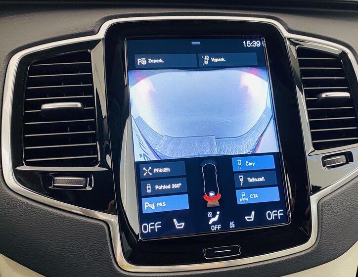 Volvo XC90 SUV / Terénní 2,0 l 173 kw