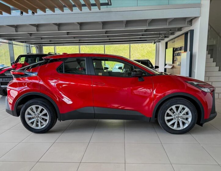 Toyota C-HR 6