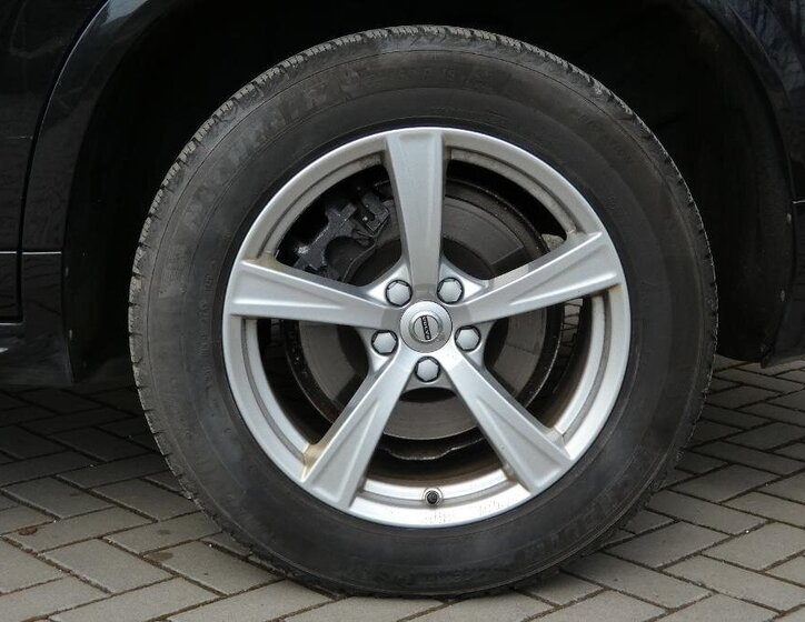 Volvo XC90 SUV / Terénní 2,0 l 173 kw