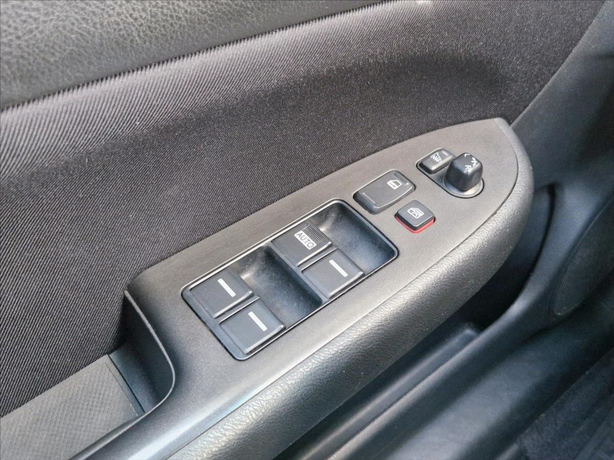 Honda Accord Sedan / Limuzína 2,0 l 114 kw