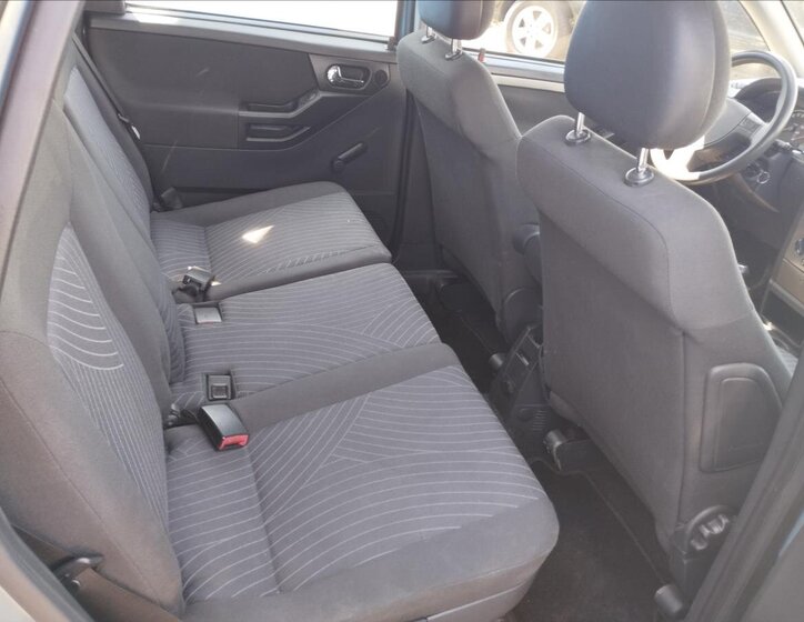 Opel Meriva MPV 1,6 l 77 kw