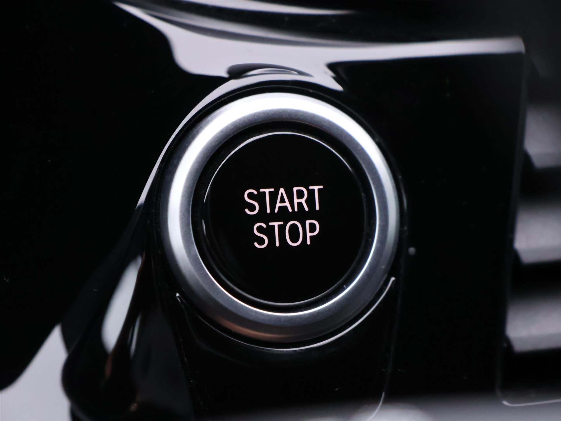 BMW Řada 5 Sedan / Limuzína 2,0 l 135 kw