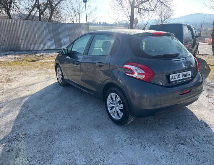 Peugeot 208 Hatchback 1,2 l 60 kw