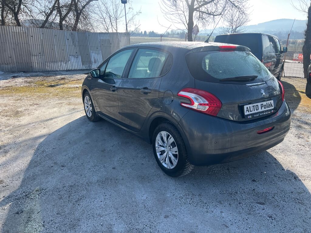 Peugeot 208 Hatchback 1,2 l 60 kw