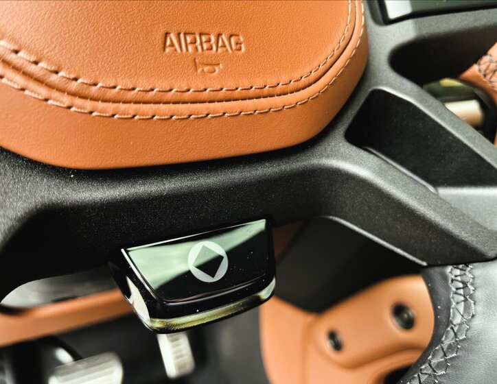 Land Rover Defender SUV 4,4 l 467 kw