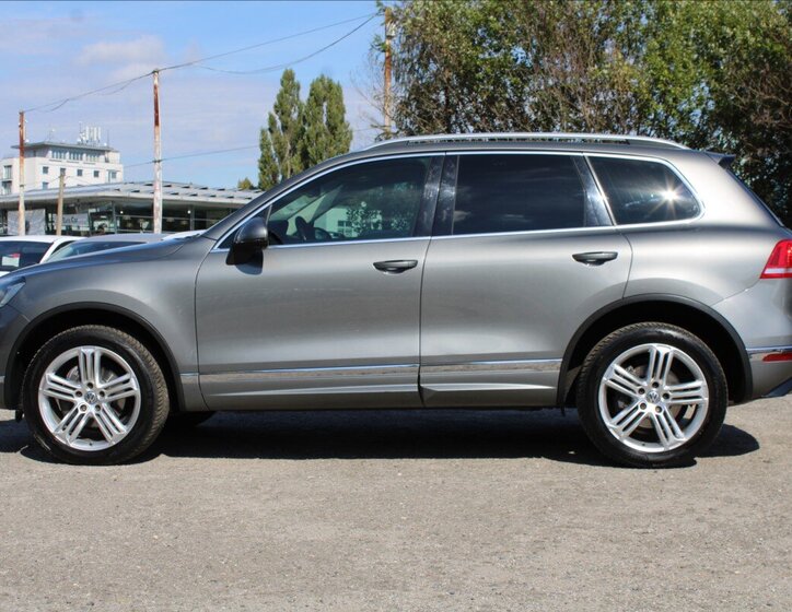 Volkswagen Touareg 8
