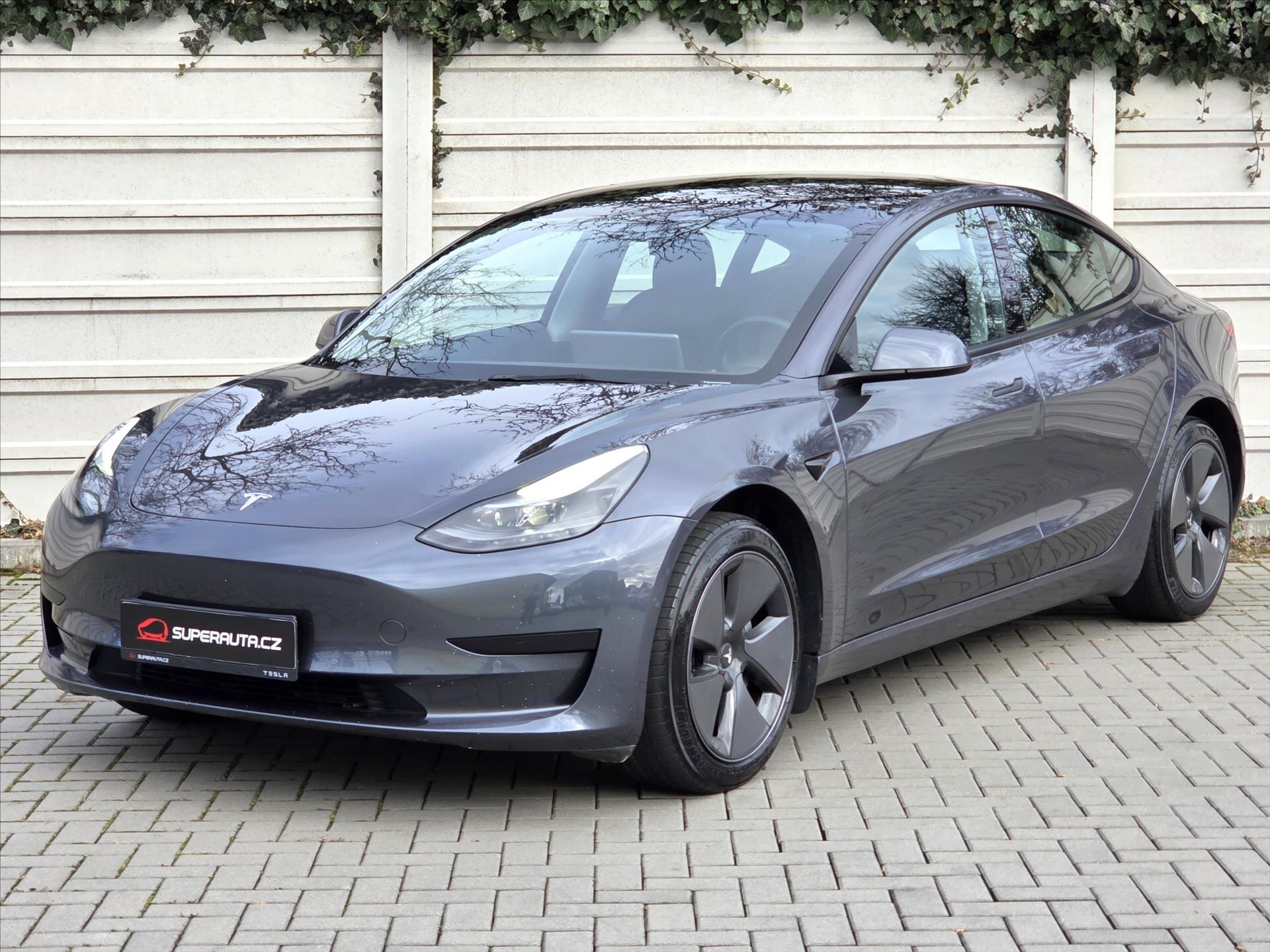 Tesla Model 3 Sedan 0,0 208 kw