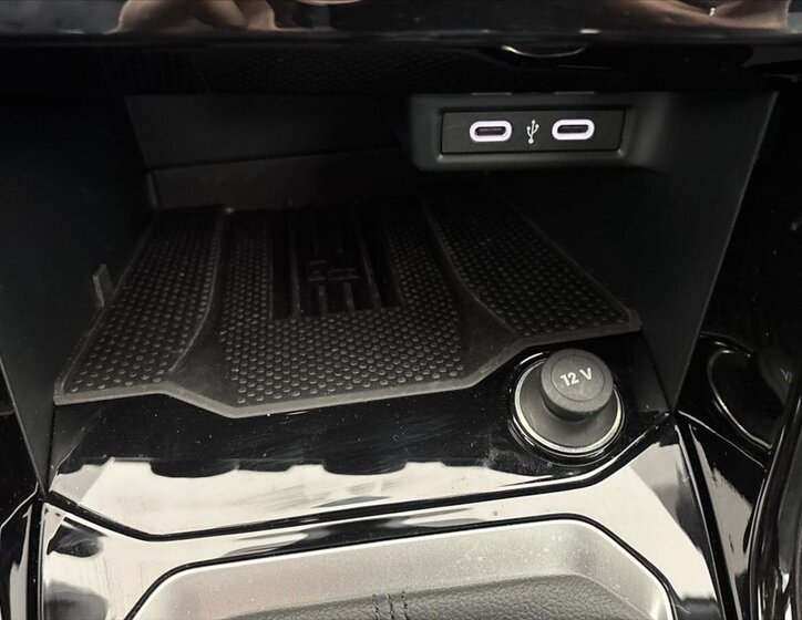 Volkswagen T-Roc SUV / Terénní 1,5 l 110 kw