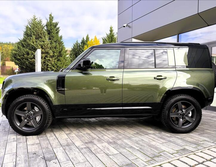 Land Rover Defender 2