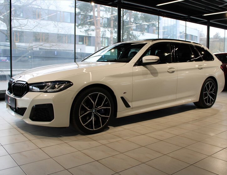 BMW Řada 5 Kombi 3,0 l 210 kw