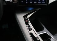 Peugeot 5008 SUV 1,2 l 100 kw