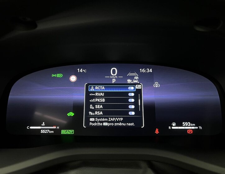 Toyota Camry Sedan / Limuzína 2,5 l 169 kw