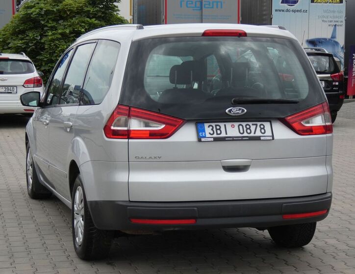 Ford Galaxy 8