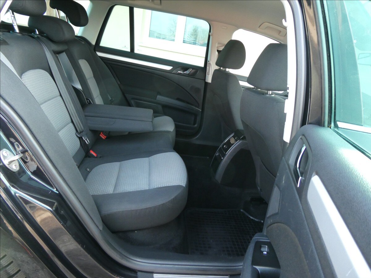 Škoda Superb Kombi 2,0 l 103 kw