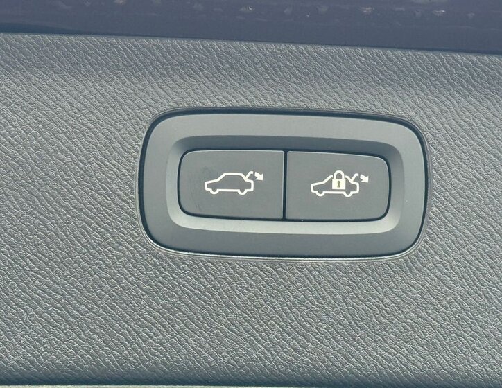 Volvo XC90 SUV / Terénní 2,0 l 335 kw