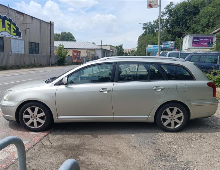 Toyota Avensis 6