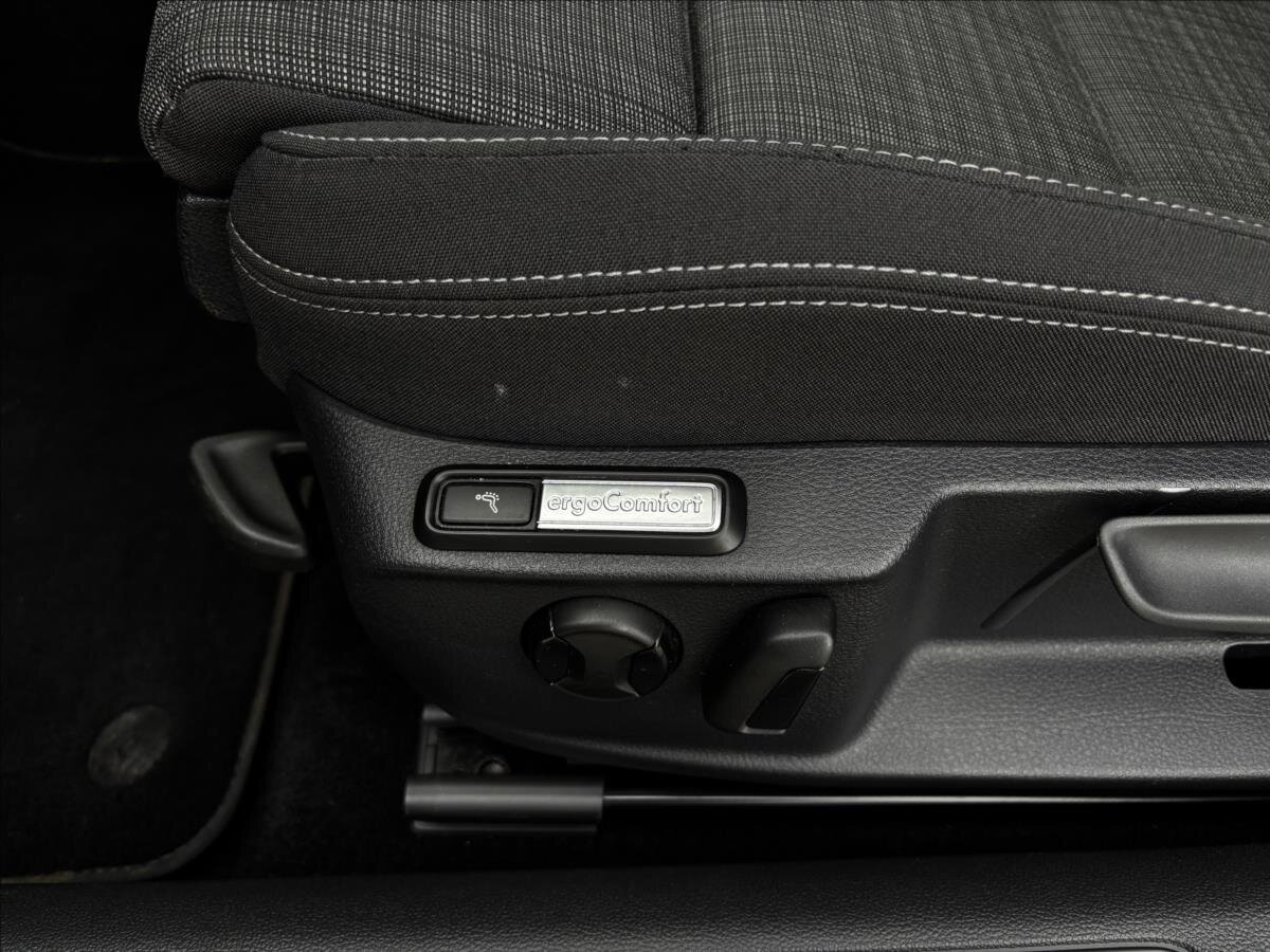 Volkswagen Passat Kombi 1,5 l 110 kw