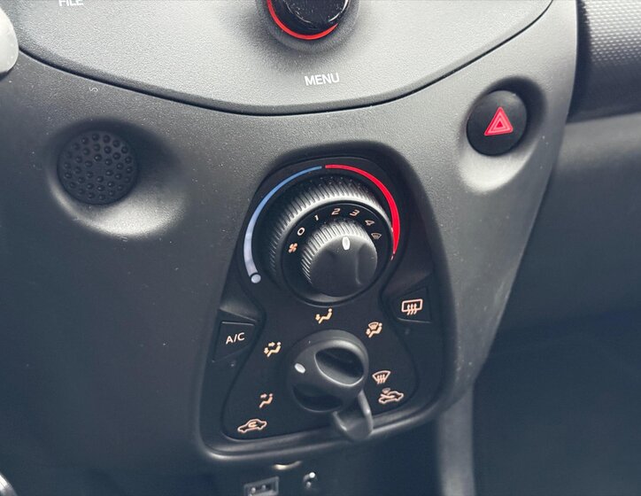 Toyota Aygo Hatchback 998,0 51 kw