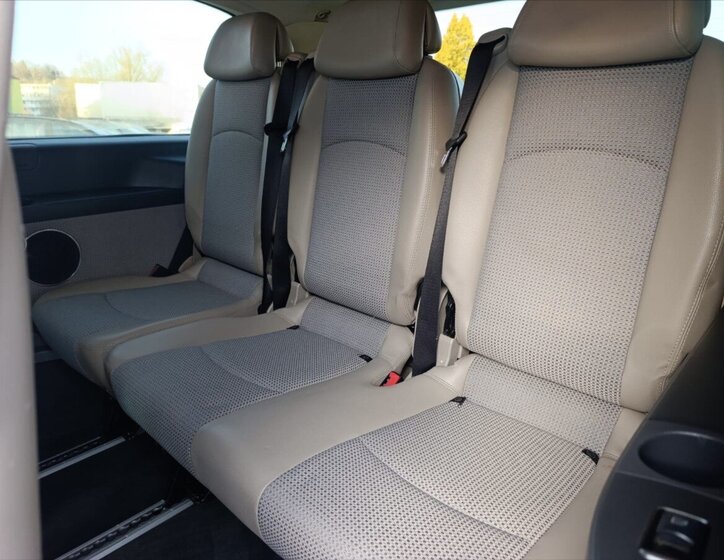 Mercedes-Benz Viano MPV 3,0 l 165 kw