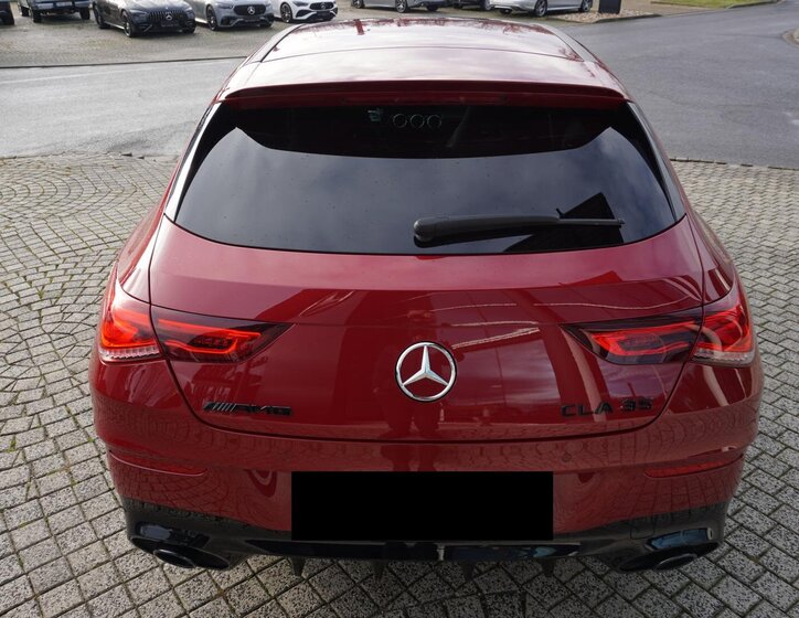 Mercedes-Benz CLA 5