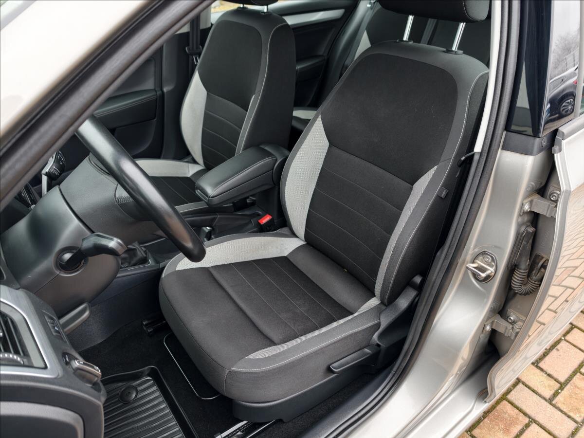 Škoda Rapid Hatchback 999,0 81 kw