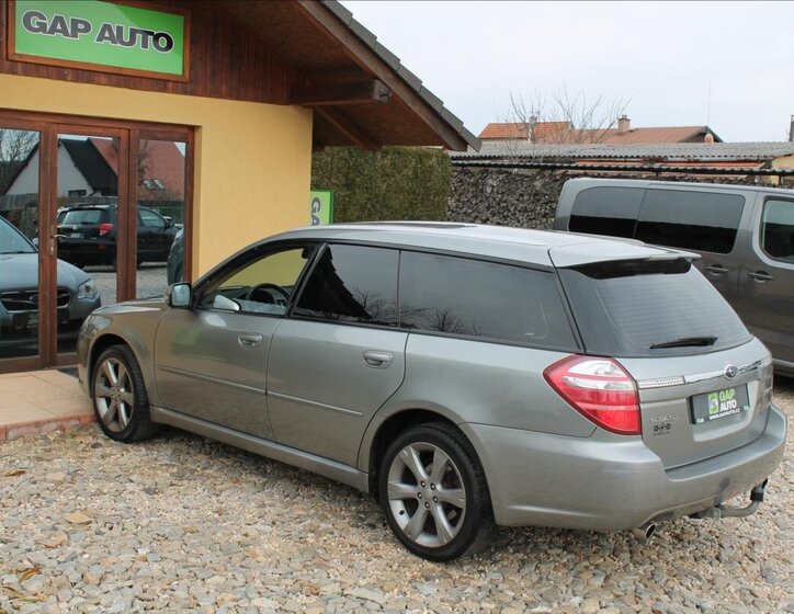 Subaru Legacy Kombi 2,0 l 121 kw