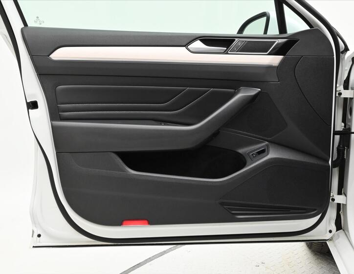 Volkswagen Passat 25