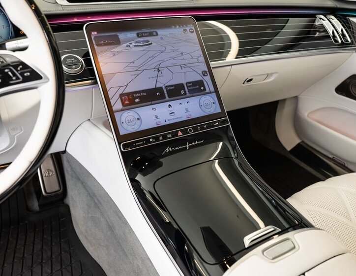 Mercedes-Benz Ostatní Sedan / Limuzína 6,0 l 450 kw