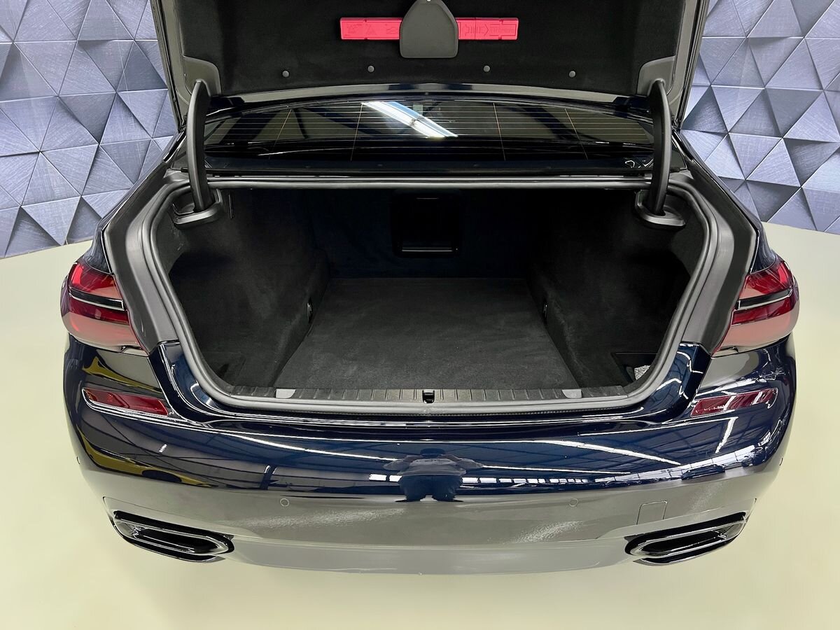 BMW Řada 7 Sedan 3,0 l 294 kw