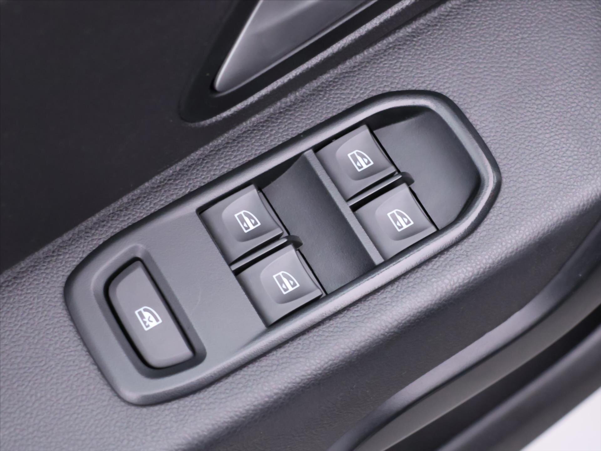 Dacia Duster SUV 999,0 67 kw