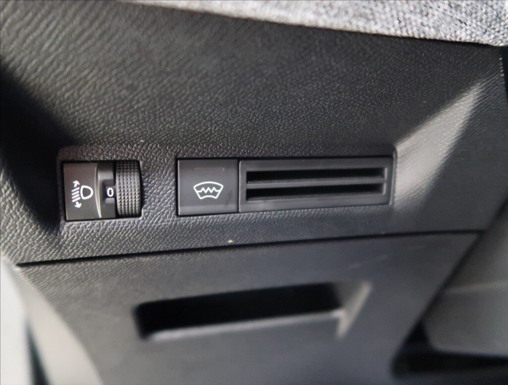 Peugeot 3008 SUV 1,2 l 100 kw