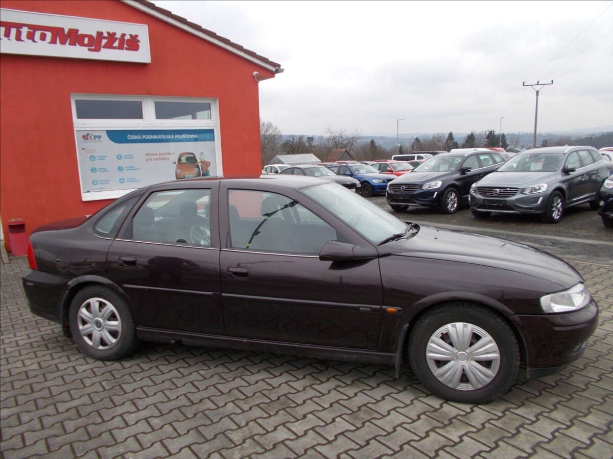 Opel Vectra Sedan 1,6 l 74 kw
