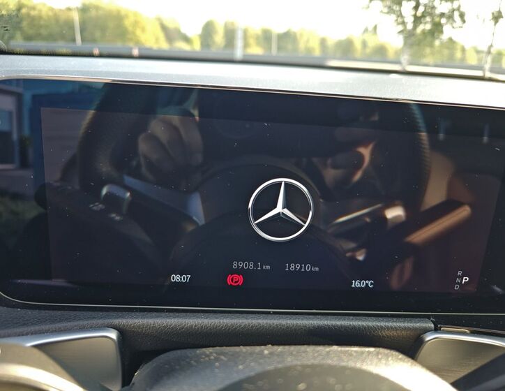 Mercedes-Benz EQB 12