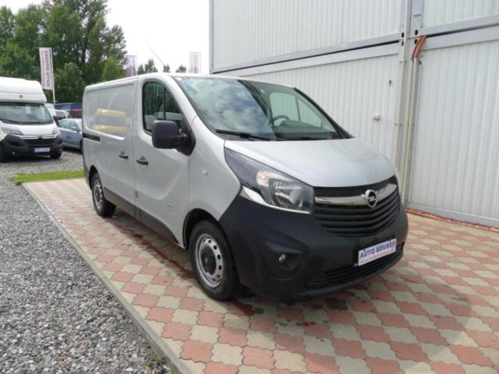 Opel Vivaro 2